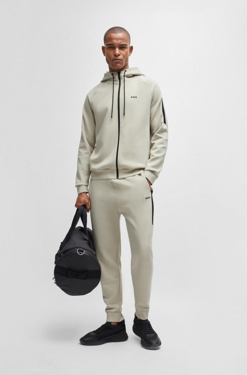 Conjunto Chaqueta y Pantalón deportivo Boss